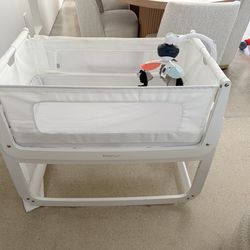Wooden Bedside Bassinet Snuz Pod