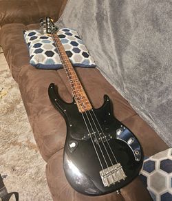 Very Nice Peavy Zodiac Ex Bass Guitar 🎸
