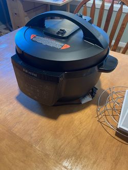 Instant Pot 7.5-Quart Multi-Use Electric Pressure Cooker