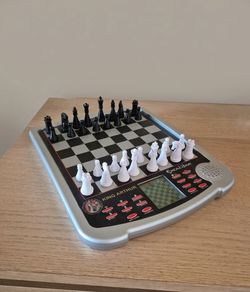 Excalibur King Arthur Electronic Chess Set
