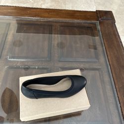 tle: Clarks Black Low-Heel Pump – Excellent Condition