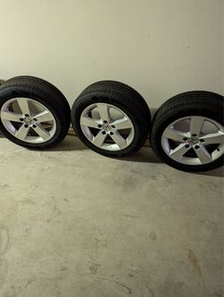 Tires with rims
