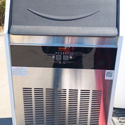 Commercial ice Maker 