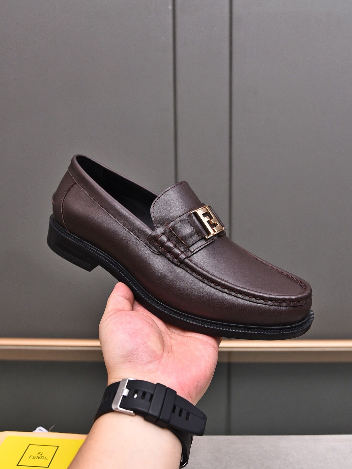Fendi Menโs Leather Shoes With Box 2026 New