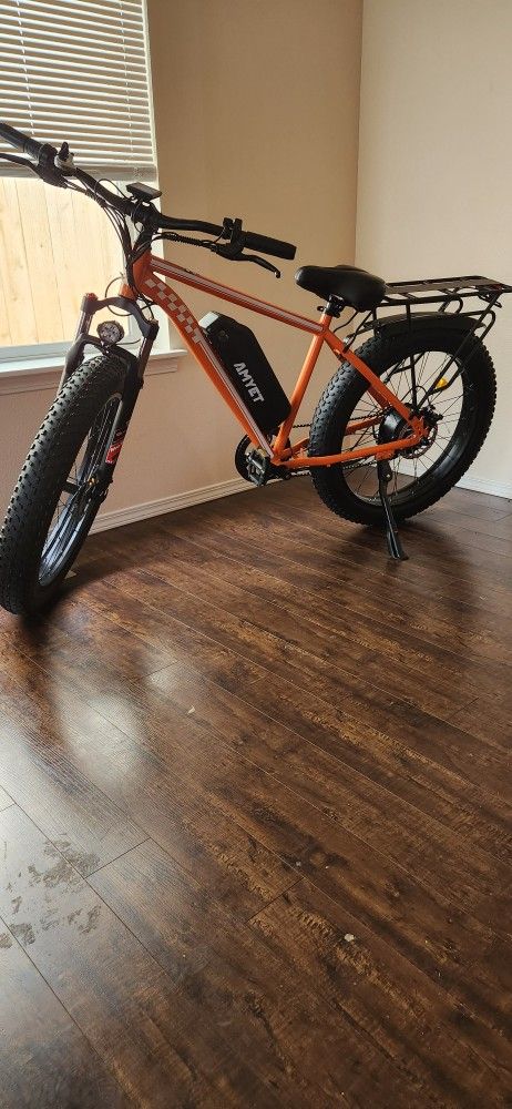 35+mph Electric Bike / Bicicleta Eléctrica
