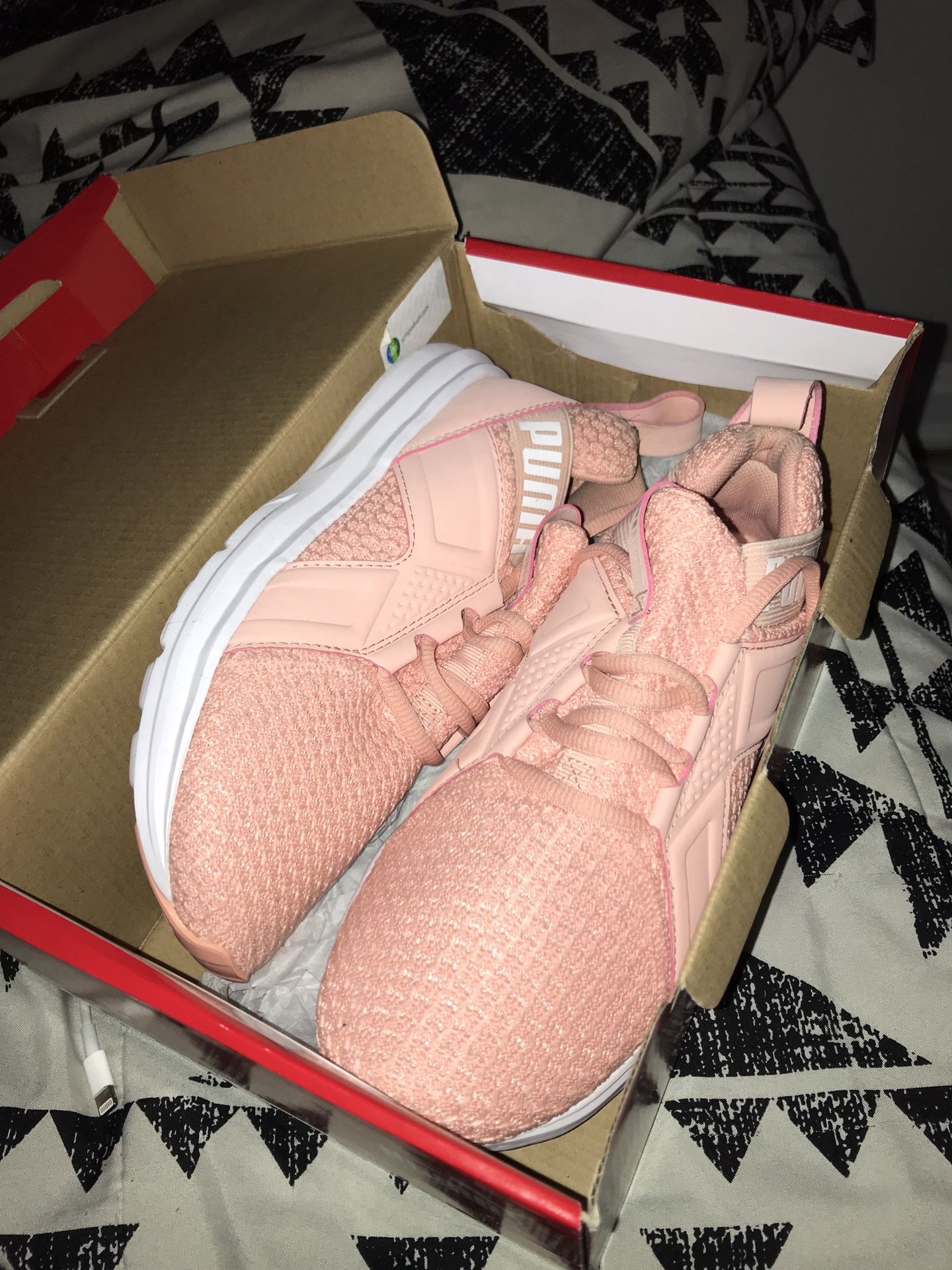 Women’s Pink Pumas Size 6