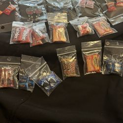 (26)25 Pairs Of Fun Earrings