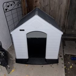 XL Dog House 