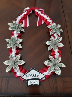 Graduation Lei 🎓 ( Message Me For Pricing )