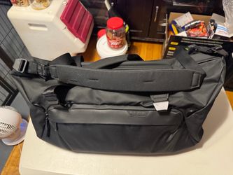 peak design 35 liter travel duffel bag