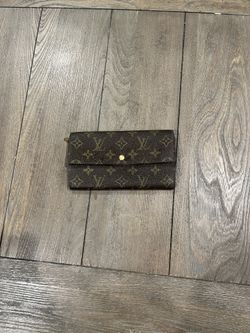 Authentic LV Sarah Wallet