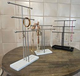 Jewelery stands (3)