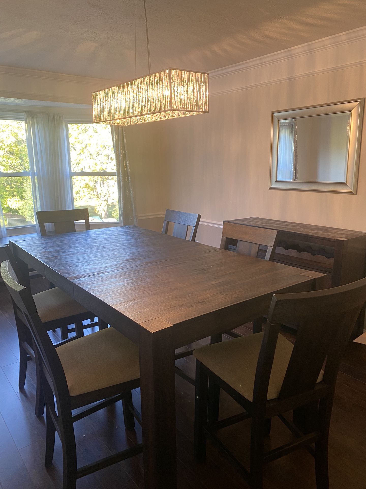 3 Piece Dinning Room Set With Wine Hutch