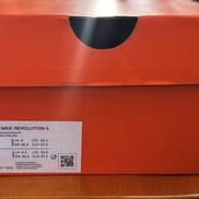 Nike Womens Revolution 5