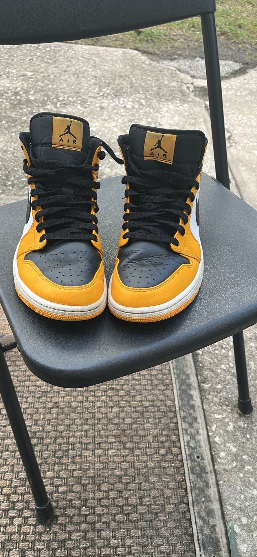 Jordan 1’s Size 10 Taxi Color