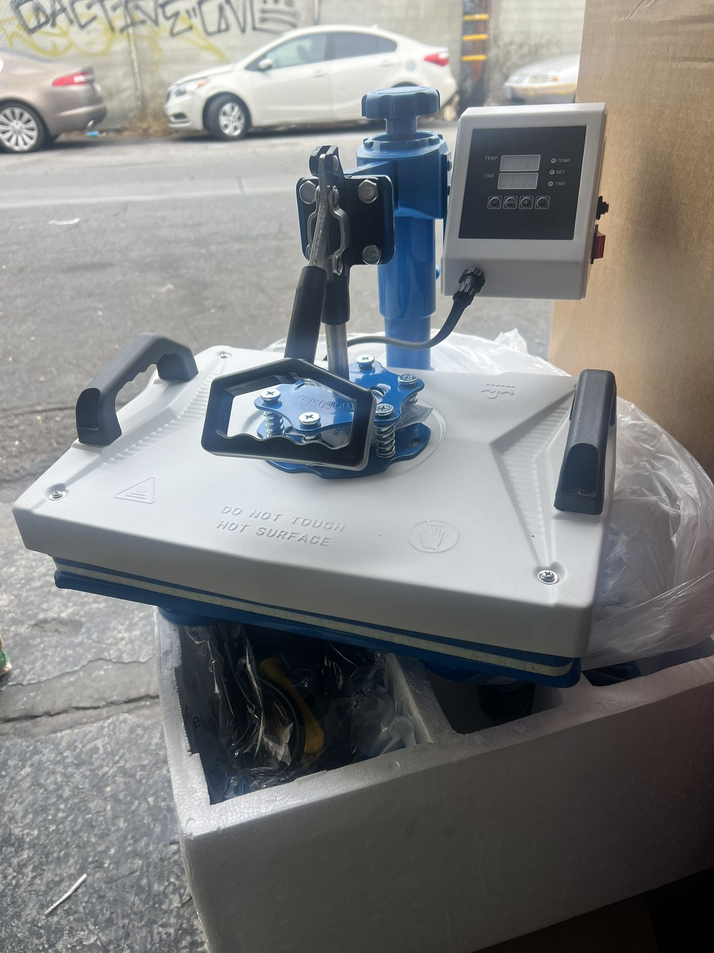 Circuit Heat press 12x10 for Sale in Fresno, CA - OfferUp