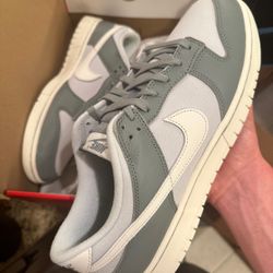 Nike Dunk Low Mica Green Size 11