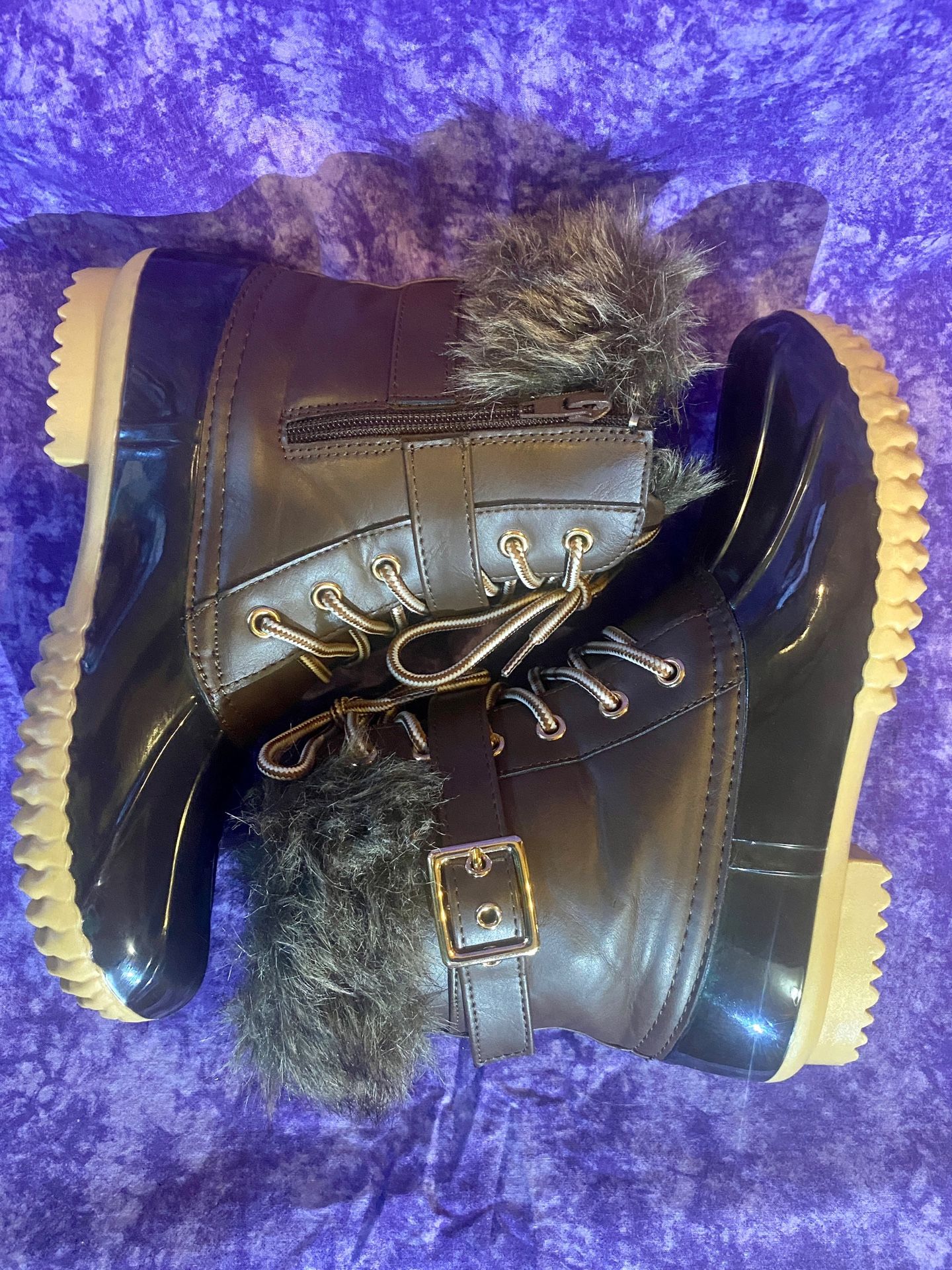 Women’s Sho Beautiful Duck-01 Boots - Size 8.5