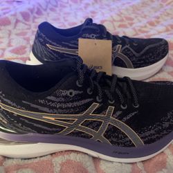 ASICS Women’s Size 7 Brand New 