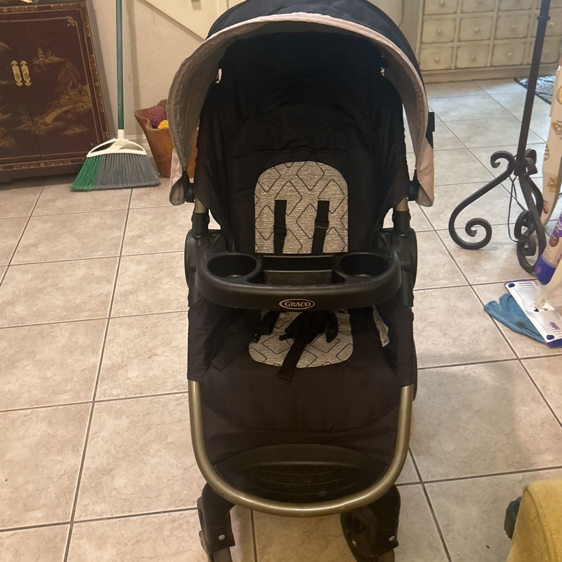 Stroller Clean. Lightly Used 