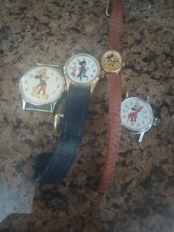 All kinds of old watches , some work , someone i'm not sure about