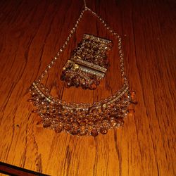 Vintage necklace and bracelet set.