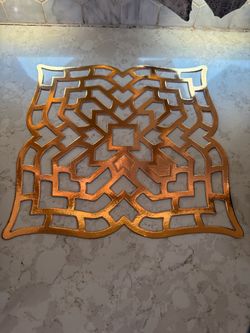 Placements for dishes