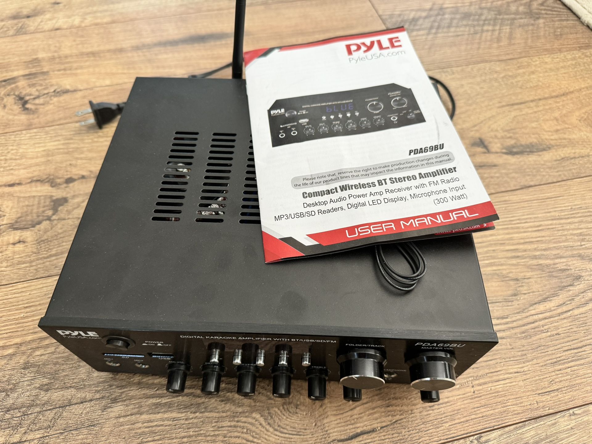 Pyle- Compact Wireless BT Stereo Amplifier