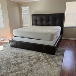 King Bed With USB charge On Both Sides