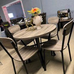 5 Piece Dining Set, Available for You to Come and See 