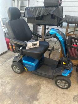 Electric wheelchair