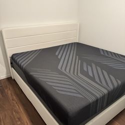 King Size Memory Foam Mattress Like New