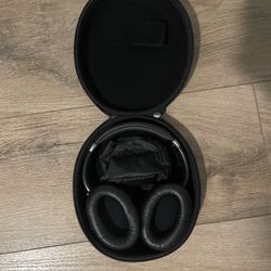 Black Wired Headphones