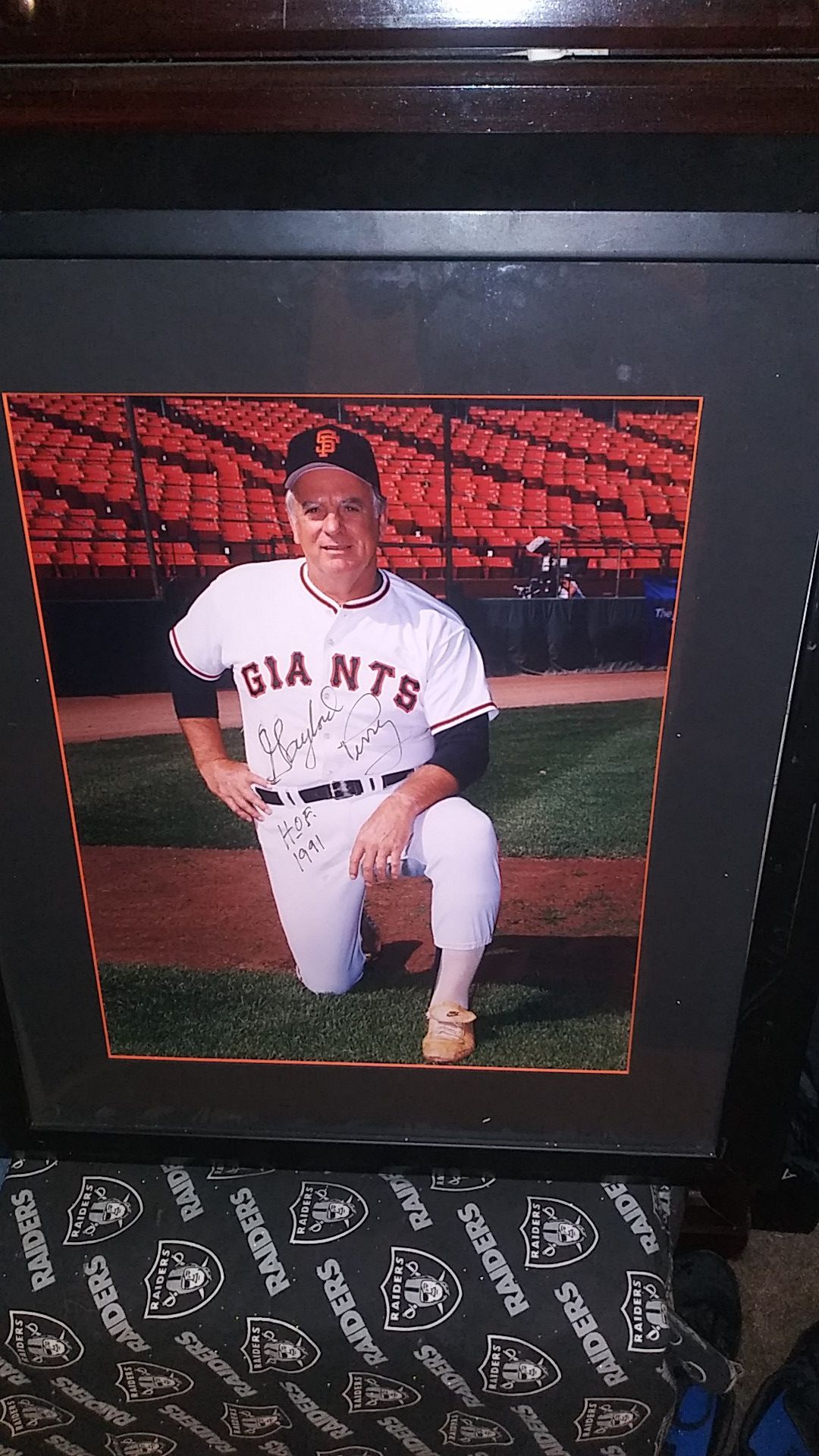 Giant's signed picture