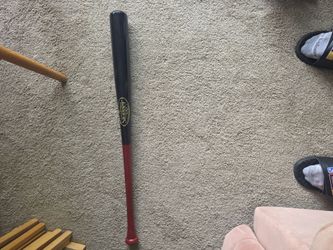 Official Louisville slugger bat