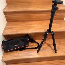 MeFOTO Telescoping Tripod And Carrying Case
