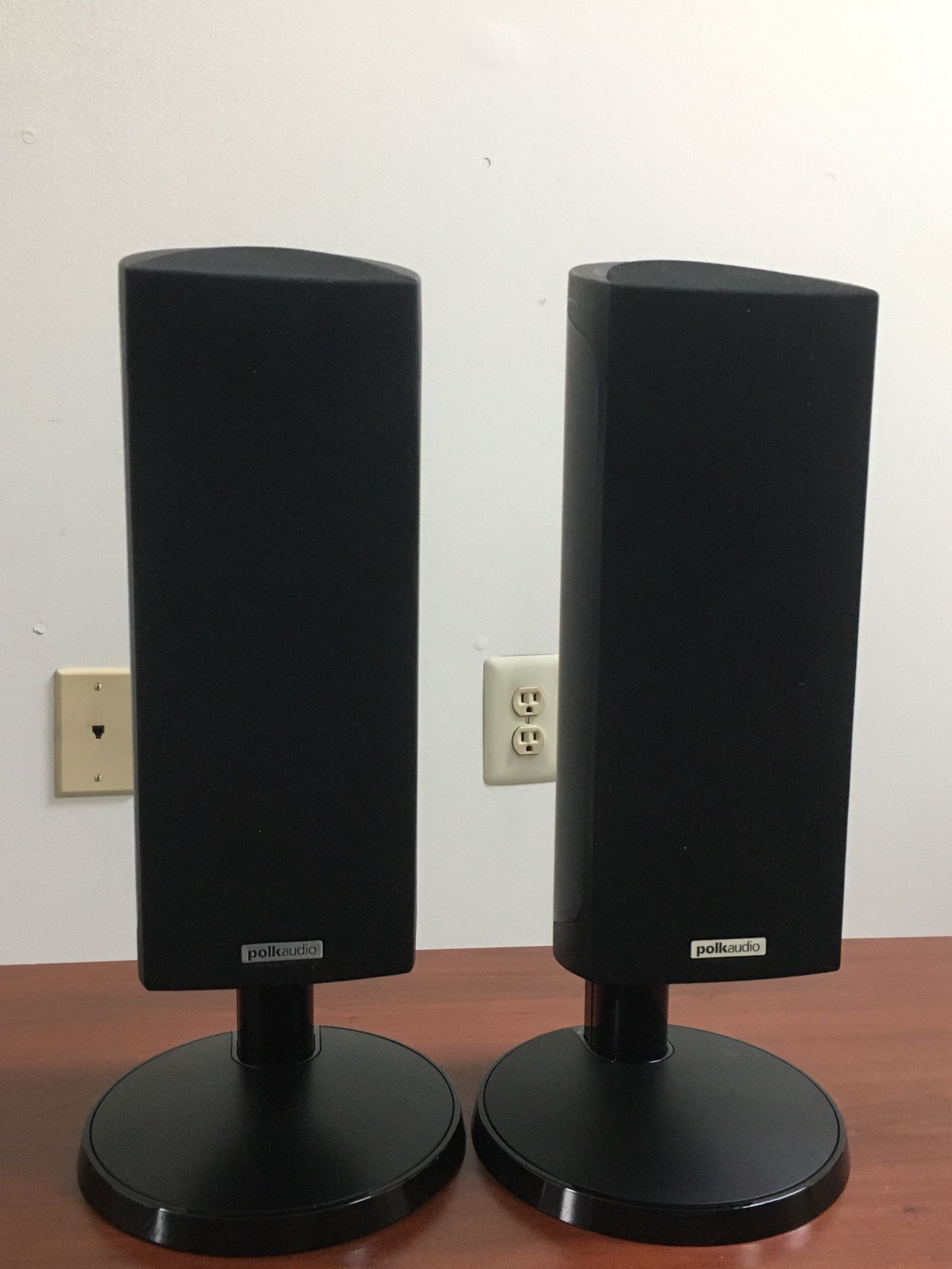 Polk audio luxury high end RM 201 speakers with stands!!