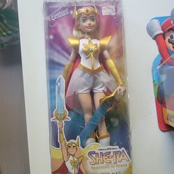 Mattel Netflix She-Ra and the Princesses of Power She-Ra Doll