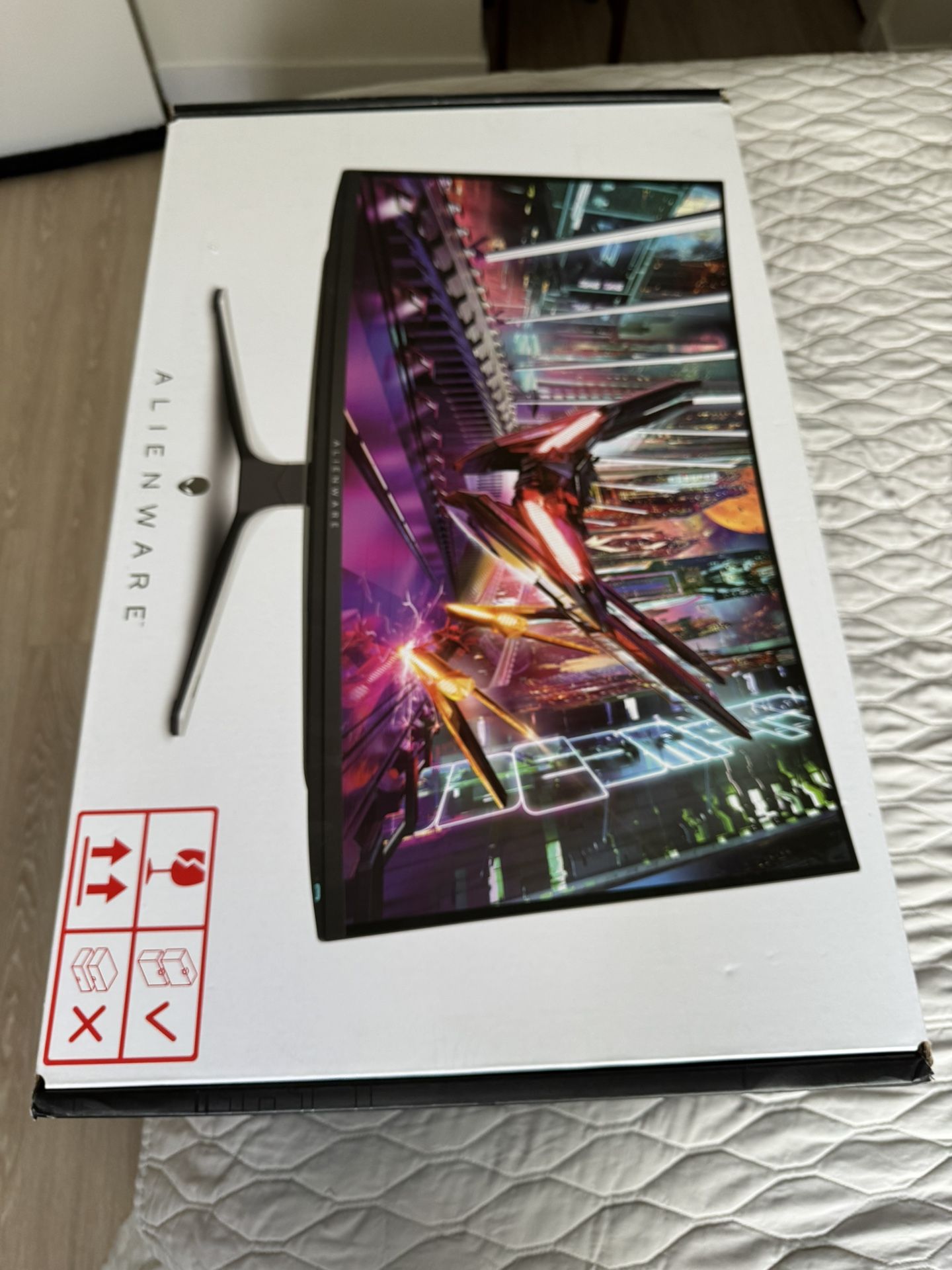 Alienware 32inch 4K OLED 240HZ Curved Monitor