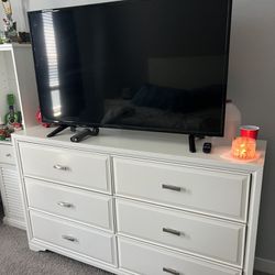 Two Queen Bedroom Sets With TV’s 