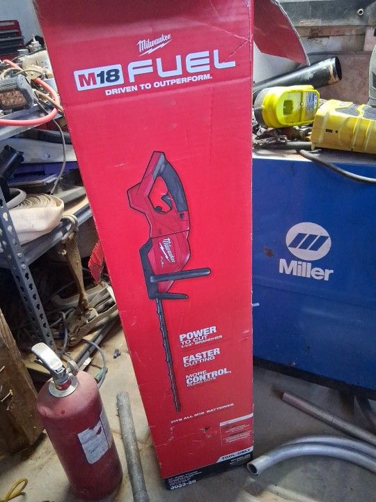 Milwaukee Hedge Trimmer M18 Tool Only
