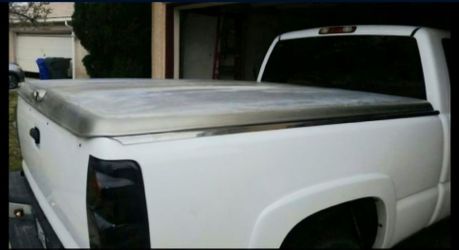 Bed cover for Chevy Silverado