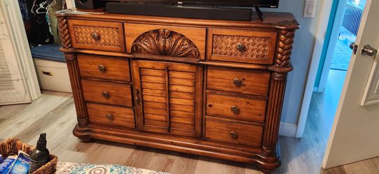 Tommy Bahama bedroom furniture