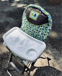 Collapsible high chair