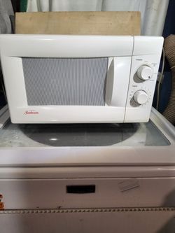 Sunbeam Compact microwave Small size, heat system oven, great quality vintage