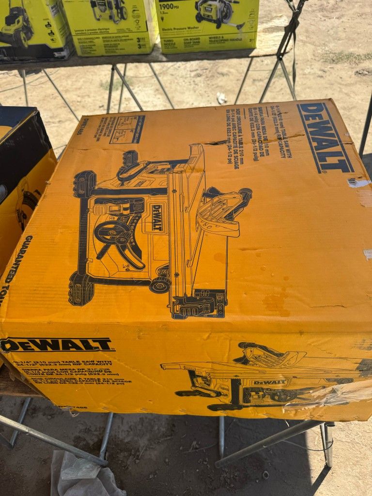 DEWALT
15 Amp Corded 8-1/4 in. Compact Portable Jobsite Tablesaw (Stand Not Included)