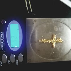 Brand new gold filled pendant