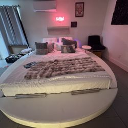 Round Bedroom Set With Matching Massage Table