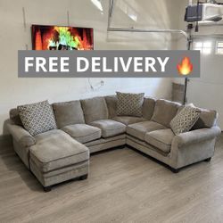 •Free Delivery• Large Gray Sectional Couch 