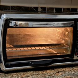 OSTER TOASTER OVEN - FULLY FUNCTIONAL 